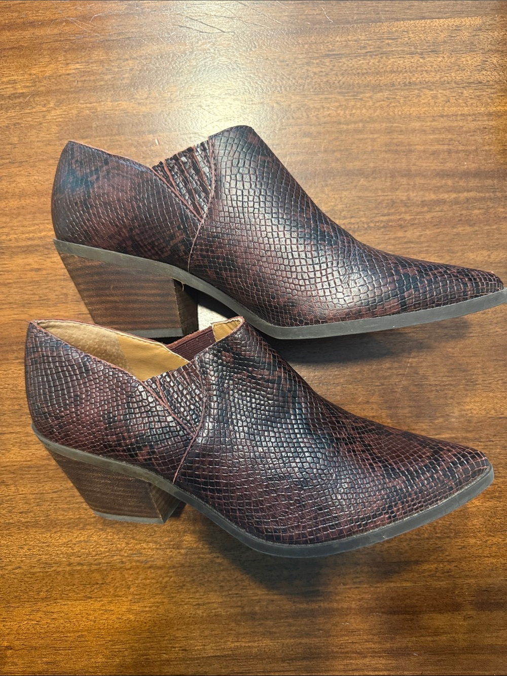 Lucky Brand Wine Textured Pointed Block Heel Ankle Booties